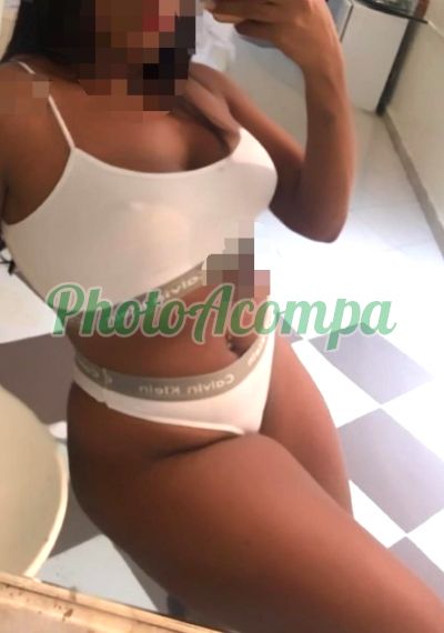 Karolayne Theodoro, garota de programa em Duque de Caxias