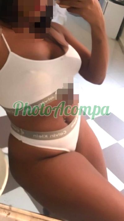 Karolayne Theodoro, garota de programa em Duque de Caxias