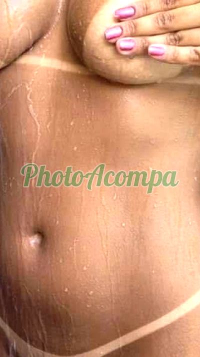 Júlia, acompanhante em Itaboraí