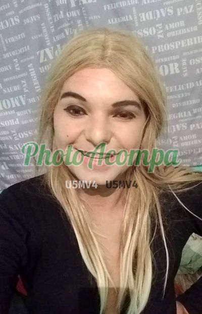 Júlia, transex no Guarujá