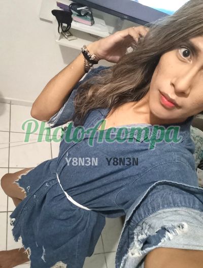 Adrián, travesti em Fortaleza