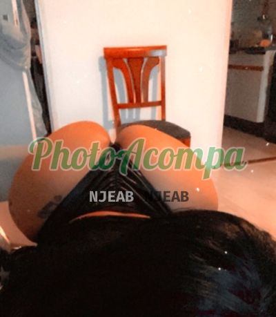 Alba, garota de programa em Copacabana (RJ)