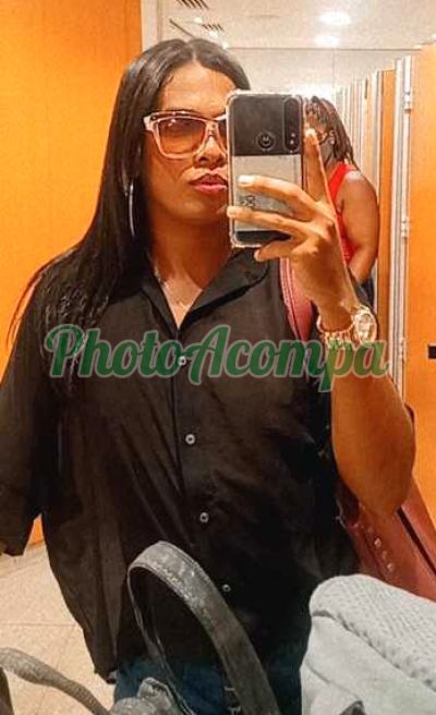Índia Pothira, transex em Nova Iguaçu