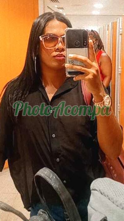 Índia Pothira, transex em Nova Iguaçu
