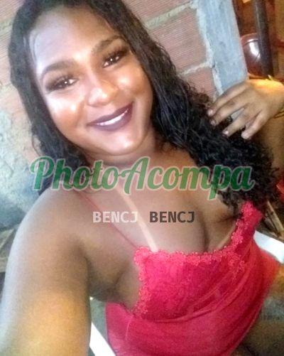 Morenah, travesti em Bonsucesso (RJ)
