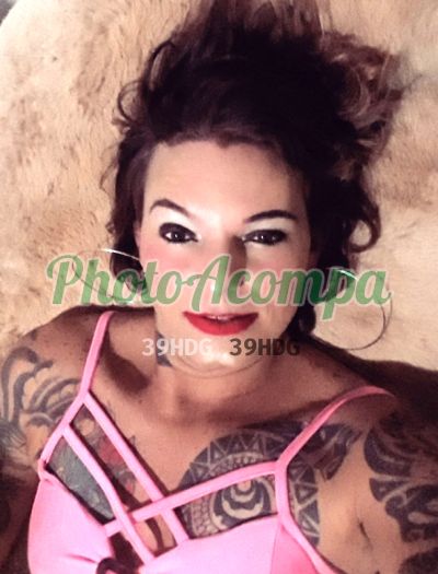 Júlia, trans no Guarujá