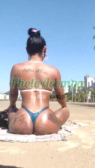 Nathália, travesti em Santos