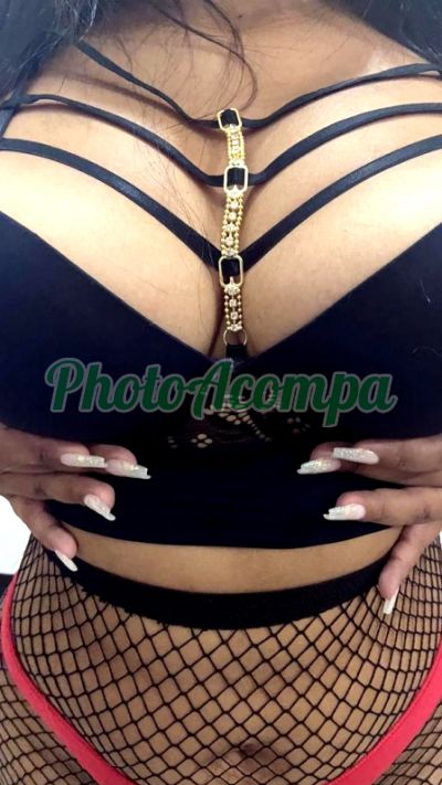 Luara Kelle, Garota de programa em Magé