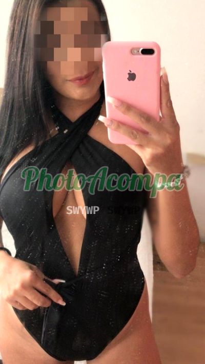 Lívia, garota de programa em Copacabana (RJ)