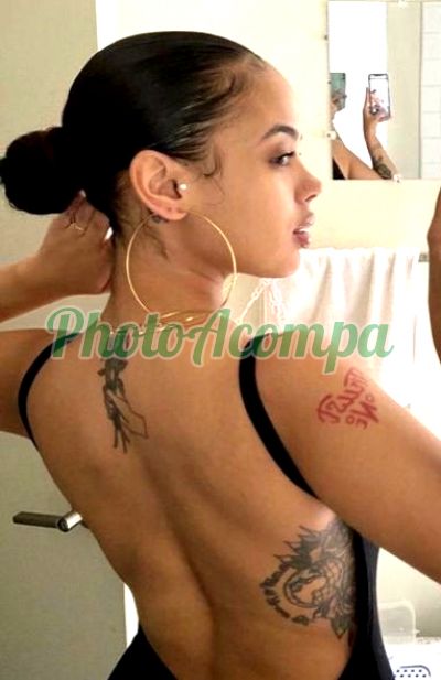 Larissa, Escort em Petrópolis