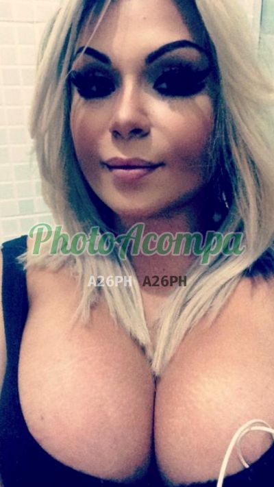 La Beija Big Tits, travesti no Rebouças (Curitiba)