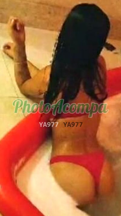 Vitória, escort em Votorantim