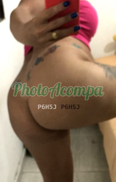 Thatianna, travesti em Niterói