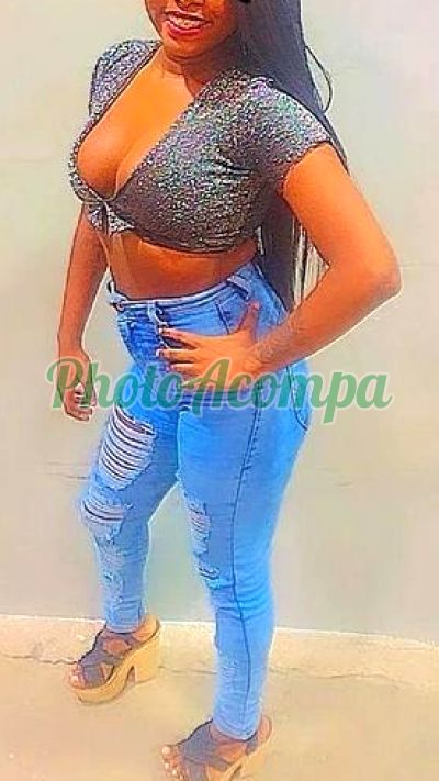 Carol, Garota de programa em Magé