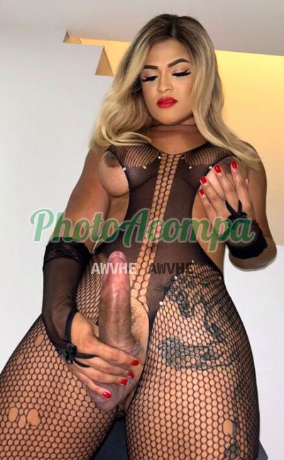 Duda Peter, transex na Zona Norte (RJ)