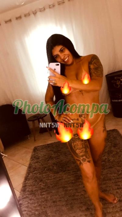 India, escort em Bertioga