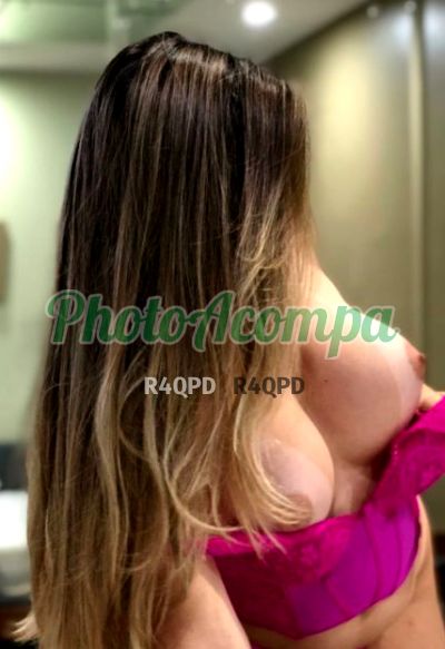 Maya, garota de programa no Guarujá