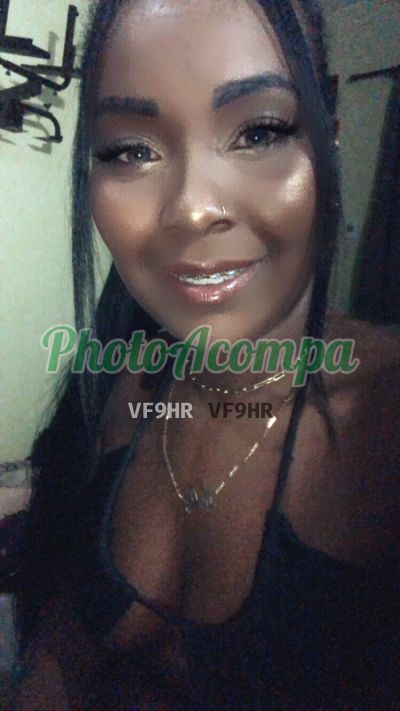 Kelly, acompanhante no Guarujá