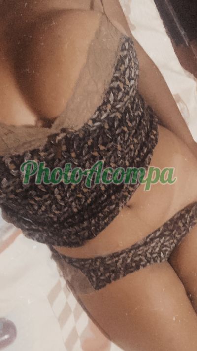 Camila, garota de programa em Santos
