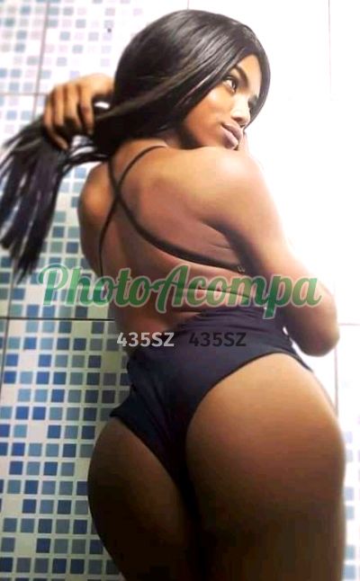Mulata 19, travesti em São Vicente