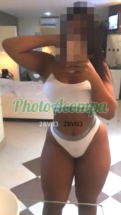 Júlia Alcantra, garota de programa em Praia Grande