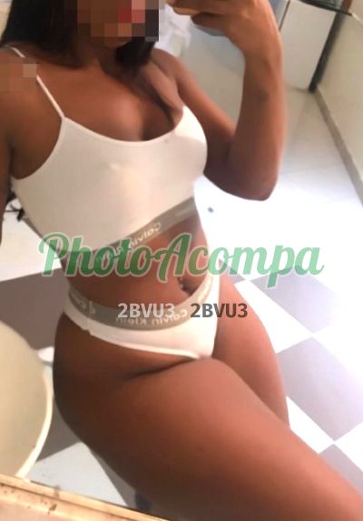 Júlia Alcantra, escort em Praia Grande