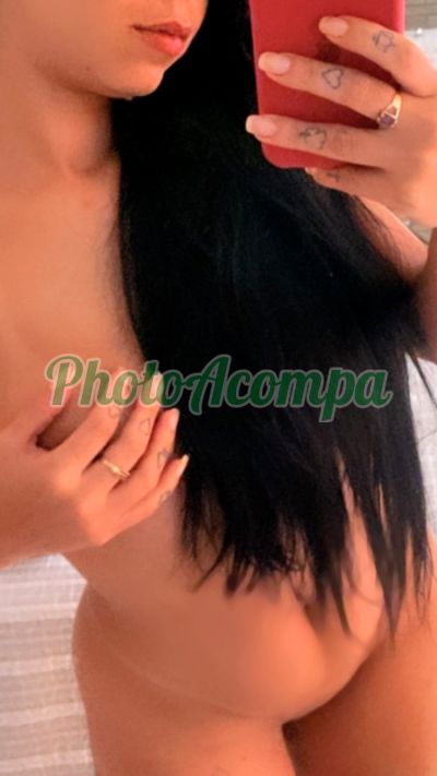 Nandinha, Acompanhante em Lavras