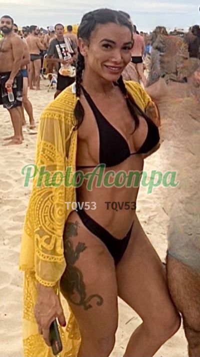 Valerya Pacheco, travesti em Copacabana (RJ)