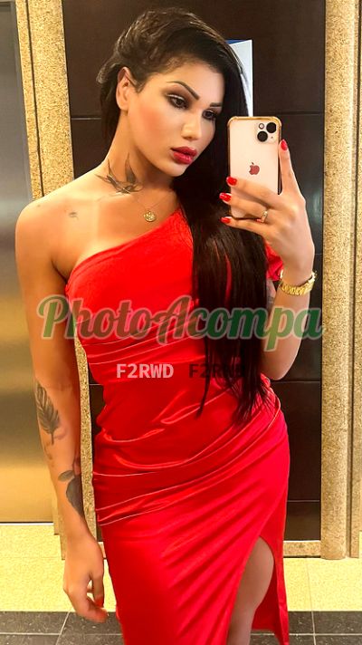 Larissa Grande, transex no Centro (SP)