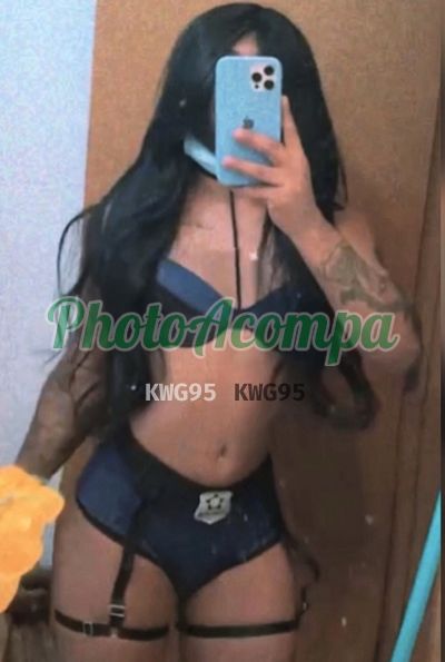Samira, travesti em Curitiba