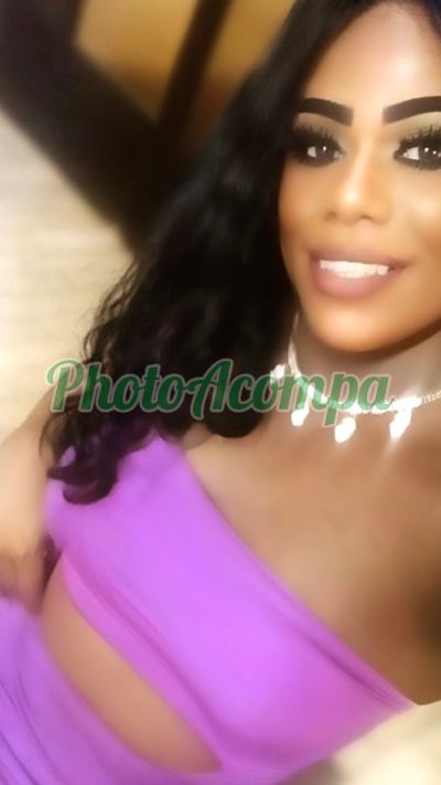Stefanny, travesti em Varginha