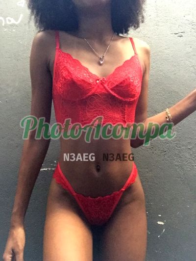 Camila, acompanhante em Vitória