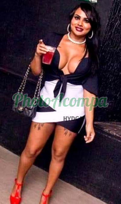 Monique Muniz, trans em São Vicente