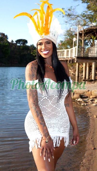 Maria, travesti em Copacabana (RJ)