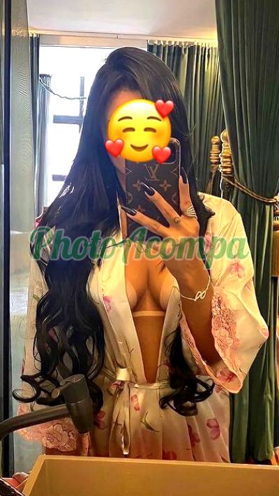 Lorena Ferraz, Garota de programa em Palhoça