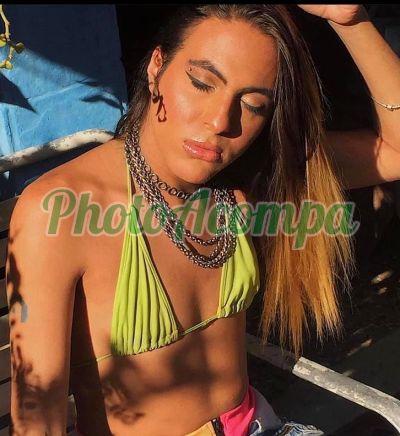 Mia, transex em Niterói