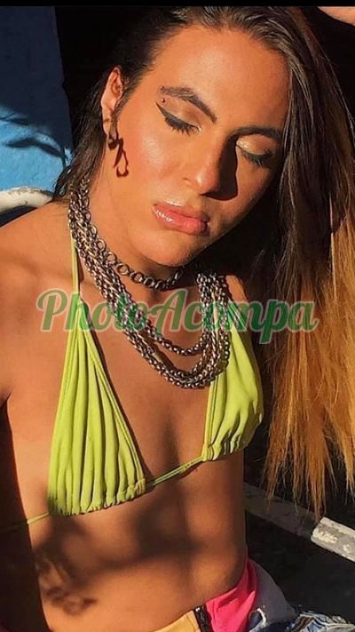 Mia, transex em Niterói