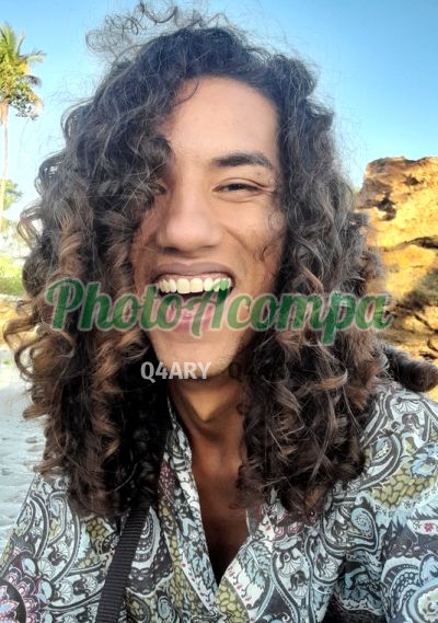 Sereia, transex no Rio Vermelho (Salvador)