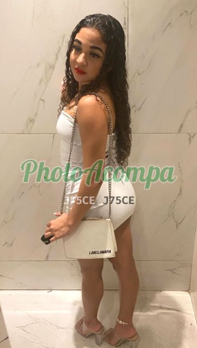 Emily, Garota de programa em Belford Roxo