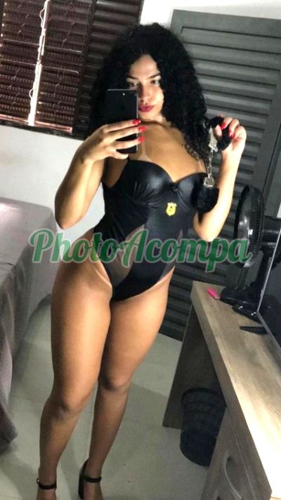 Juliana Lavinia, Escort em Maricá