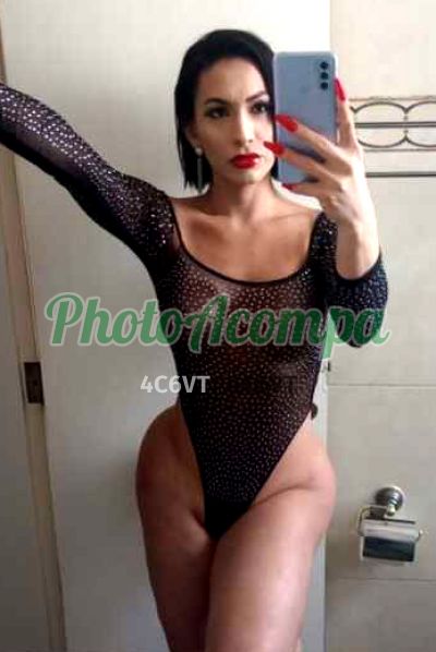 Bella Pacheco, travesti em São Vicente