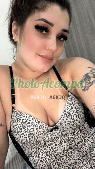 Carolina Seiko, garota de programa em Água Clara