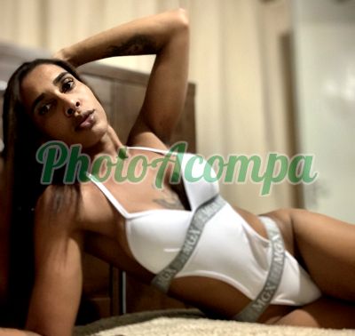 Vitória, transex em Barbacena