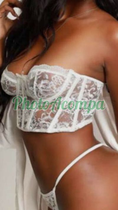 Meliny, escort em Nova Friburgo