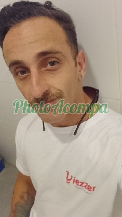 Billy, garoto de programa em Esteio