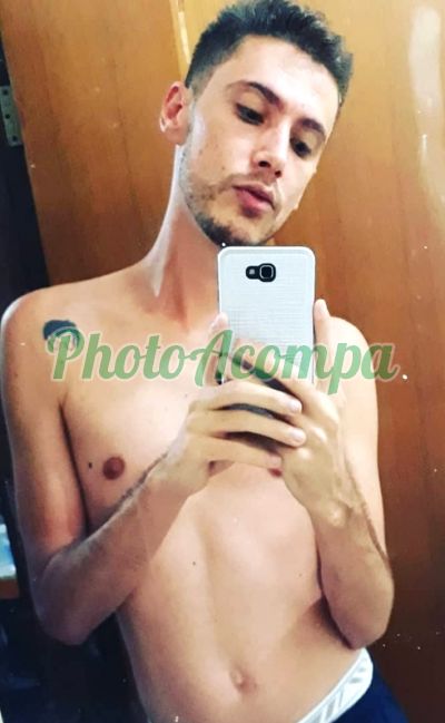 Philipe de Paula Vaz Trin, garoto de programa em Brasília