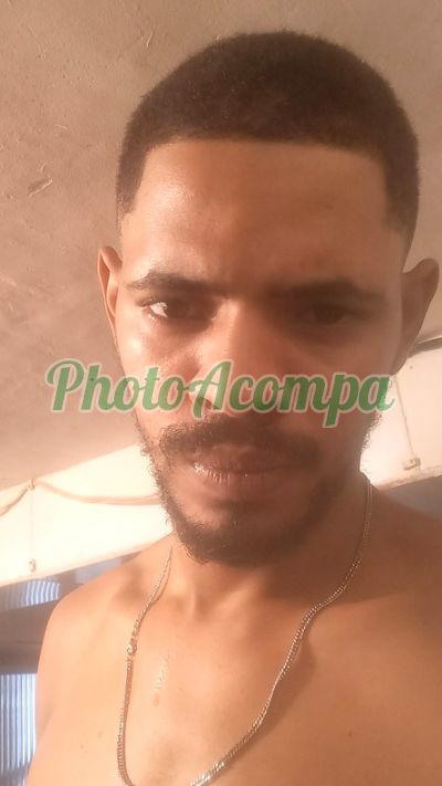Edson, garoto de programa em Copacabana (RJ)