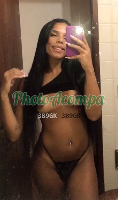 Thauany Santos, transex no Méier (RJ)