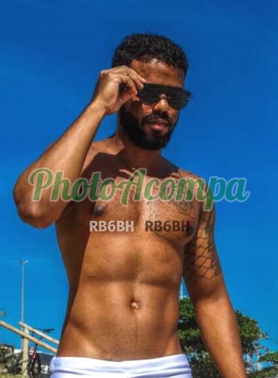 Rafael, garoto de programa no Centro (RJ)