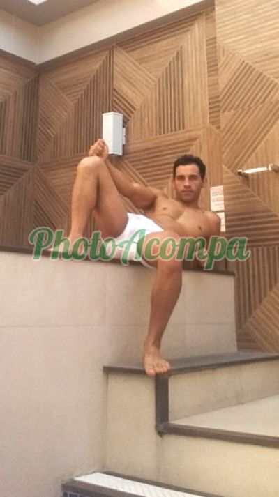 Wathson Oliveira, garoto de programa em Jandira
